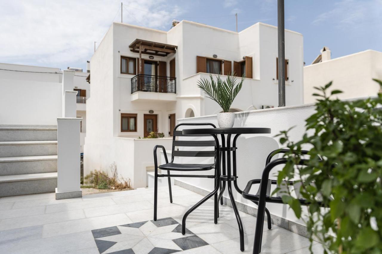 George'S Apartments Naxos City Esterno foto
