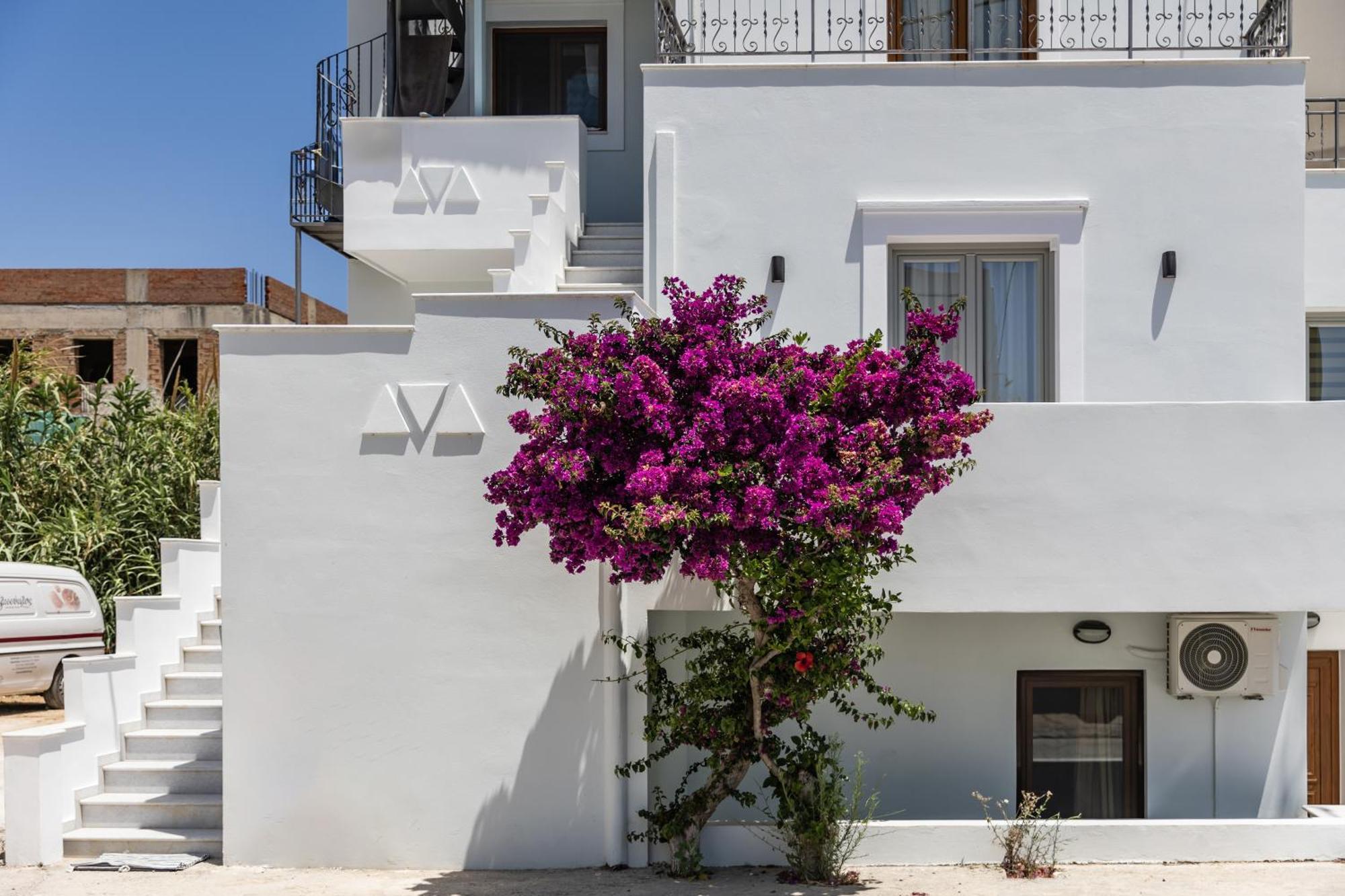 George'S Apartments Naxos City Esterno foto